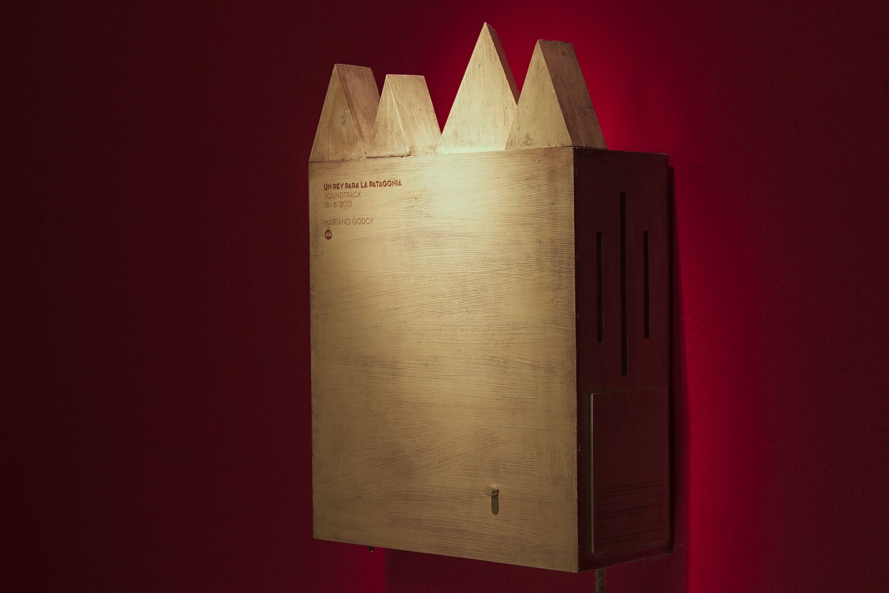 Caja de música «Un rey para la Patagonia» (2012), de Mariano Godoy